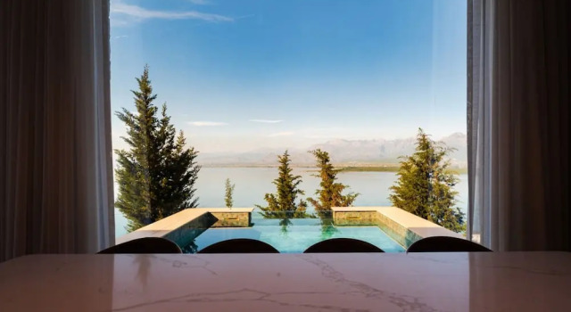 Villa Serenity Luxury Lakeside Manor, Buchen Sie Villa Shkodër 