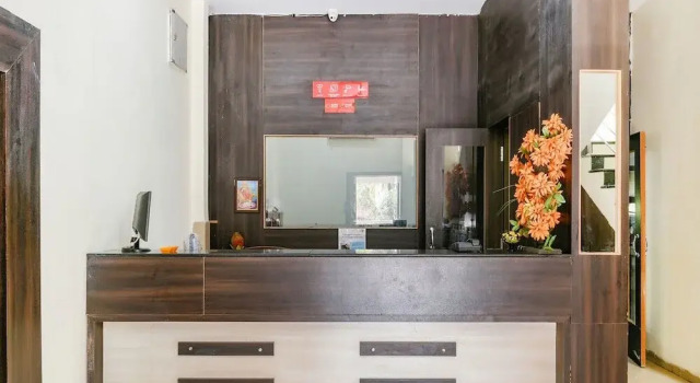Hotel The Gentleman by OYO Rooms