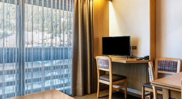 Residence Anda Appartamento 42, Забронировать Апартаменты/квартира Отели Поцца-ди-Фасса с бассейном, Бассейн