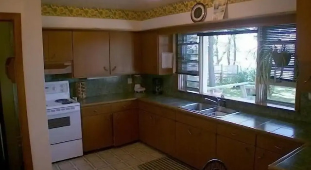 Коттедж Sandbanks Beach Resort