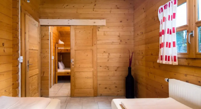 Waldferienpark Gerolstein 7093, Book Hotel Hoteller i Gerolstein med pool, Swimmingpool