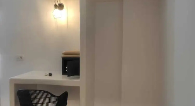 Двухместный номер Standard с балконом и с видом на бассейн White Lily Suites & Lofts