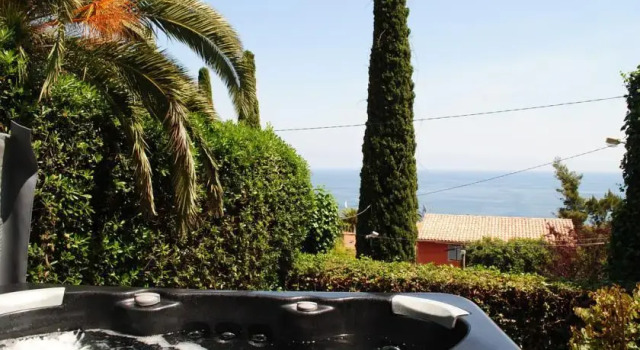Villa Mananou, Book Villa Saint-Raphael Mimosa Road