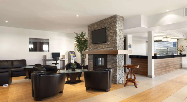 Days Inn by Wyndham Montreal East