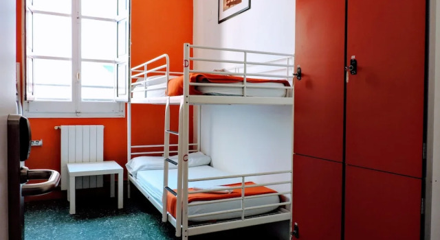 Кровать в общем номере Feetup Home Backpackers Valencia