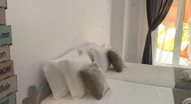 Santo Amaro Guest House, Забронировать Гостевой дом Гостевые дома Лиссабона, рядом с Станция метро Marques de Pombal, Гостевой дом