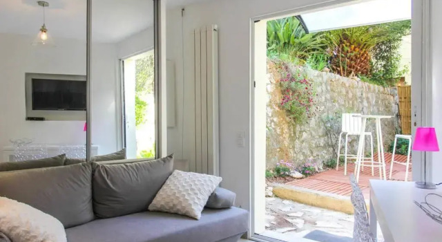 Appartement lumineux avec terrasse jardin et accès piscine