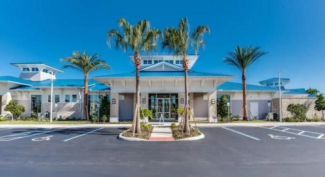 Spacious 10 Bed Pool Home With Game Room- 10 Bedroom Home by RedAwning