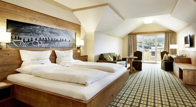Двухместный номер Comfort с видом на горы Vier Jahreszeiten Wellnessresort Achensee