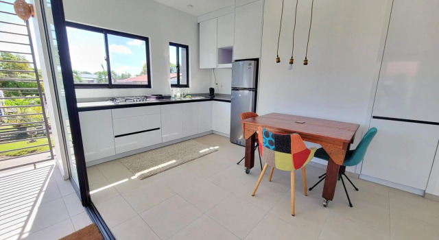 Modern - Wan Pipel with Terrace, Book Hotel Paramaribo Suriname