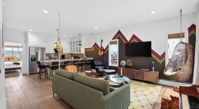 That 70s Show by Avantstay Skyline Views + Rooftop Hot Tub + Bumper Pool Mins to Broadway + Nissan Stadium + Germantown, Prenota Casa vacanze Nashville Tennessee