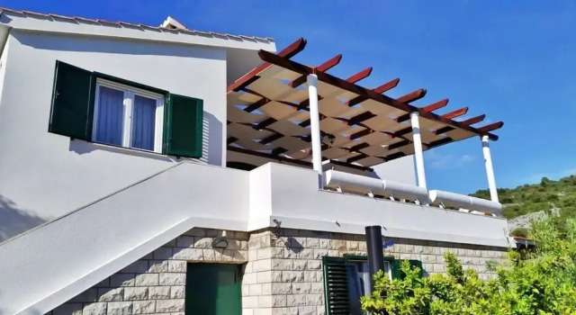 Miki - 25 m From Crystal Clear sea - A1, Rezerwuj Hotel Hotele w Split-Dalmatia County z parkingiem, Parking