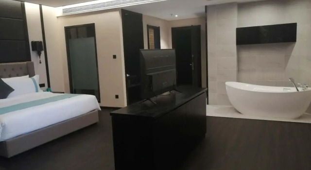Xana Hotelle (Shanhaiguan Laolongtou Bathing Beach), Book Hotel Qinhuangdao Hebei