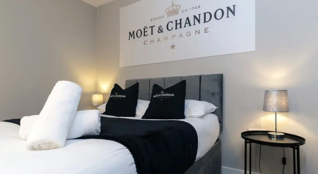 Champagne House - 3 Bedroom Townhouse, Забронировать Гостевой дом Гостевые дома Дарлингтон, Гостевой дом