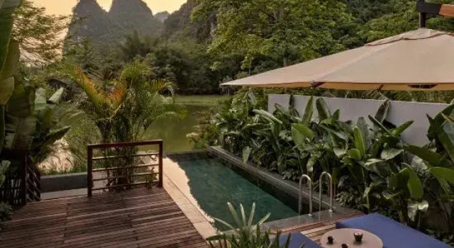 Люкс с видом на озеро LUX* Chongzuo, Guangxi