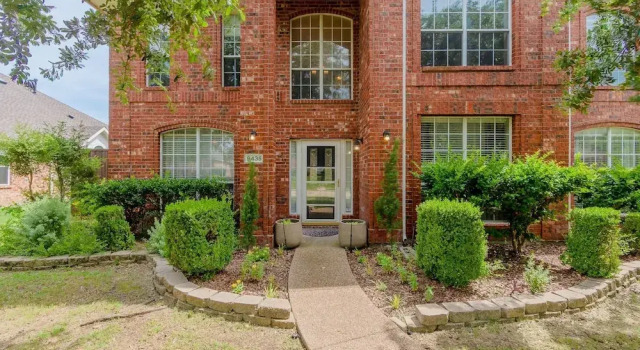 Family Friendly Spacious Home with Backyard Pool by Redawning