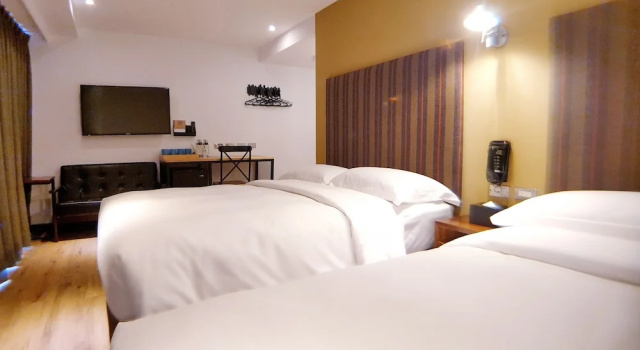 Четырёхместный номер Standard River inn Station