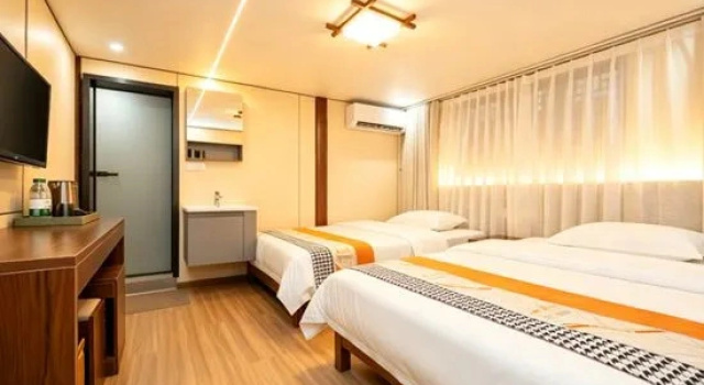 Suite Sir's yard