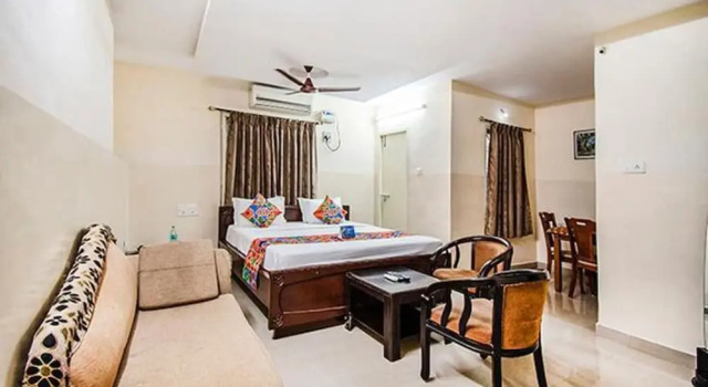Двухместный люкс Luxury FabHotel Aditya Yatri Nivas - Nr Tirupati Railway Station