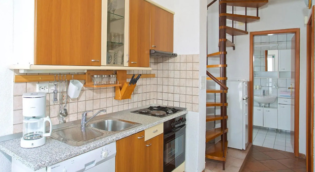 Tobo - Parking and Barbecue - A5 Kal5, Prenota Hotel Jelsa 