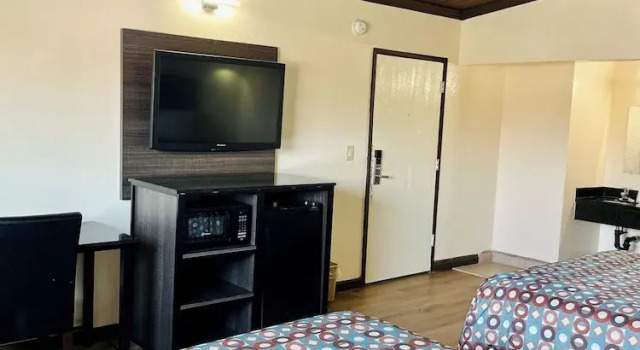 Четырёхместный номер Standard Del Aire Inn LAX