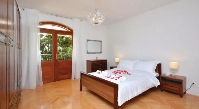 Beautiful Home in Split With Wifi and 3 Bedrooms