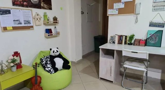 Green Sky Hostel, Забронировать Хостел Дубай-Марина , рядом с Jumeirah Palm Tram Station