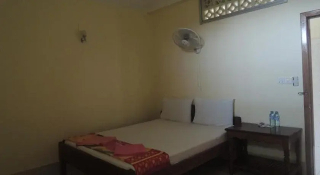 Heng Sophea Guest House, Prenota Affittacamere Stueng Saen 