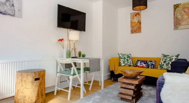 Cosy 4 Bedroom Apartment In Great Location