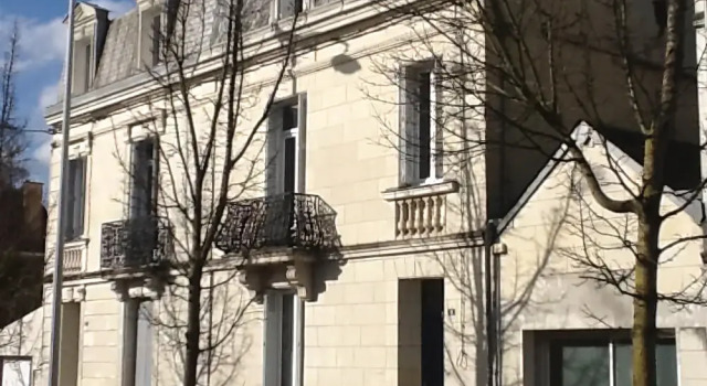 Constanthina, Забронировать Отель Отели в центре Шательро с завтраком, отели в центре Шательро с завтраком