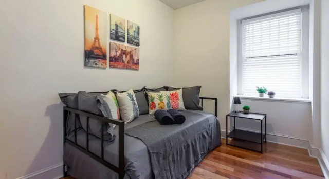 Апартаменты Rittenhouse Retreat - 3 Bedroom Apt in City Center