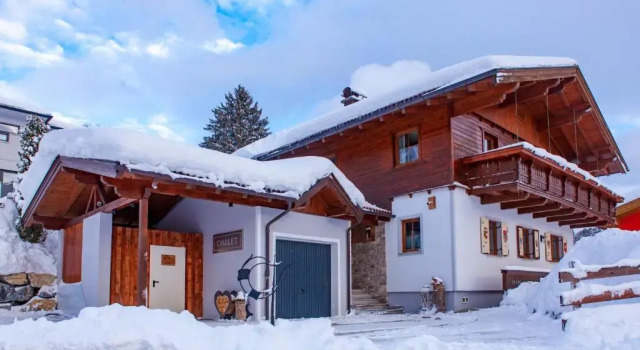 Chalet im Dorf, Rezerwuj Chalet Hotele w Salzburg z parkingiem, Parking