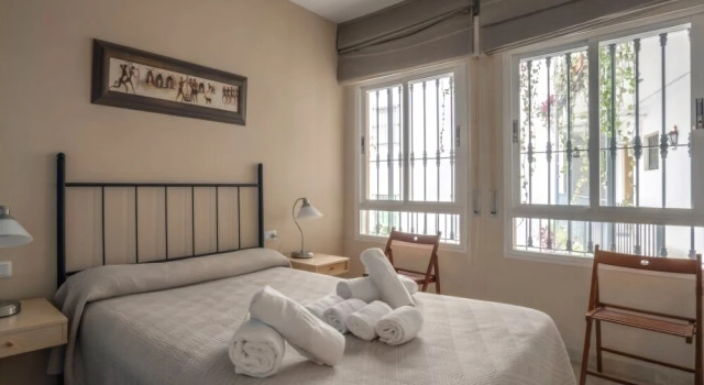 RentalSevilla Moderno y cómodo apartamento en Santa Cruz, Забронировать Апартаменты/квартира Старый город Севилья