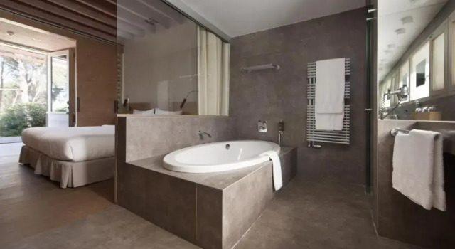 Номер Superior Hostal Empúries