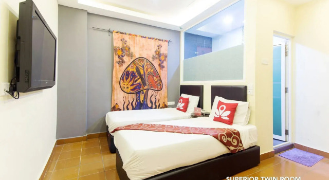 ZEN Rooms Norbu Hotel, Забронировать Отель Отели Куала-Лумпура с парковкой, рядом с Торговый центр AEON Taman Maluri, Парковка