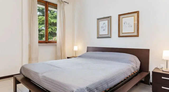 Comfortable Apartment With Library And Swimming Pool