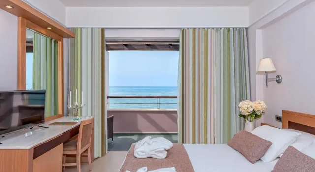 Двухместный номер Standard с частичным видом на море Porto Platanias Beach Resort & Spa