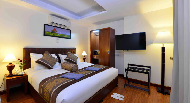 Cherry Hills Hotel