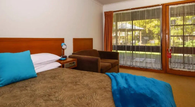 Двухместный номер Standard с видом на сад River Country Inn