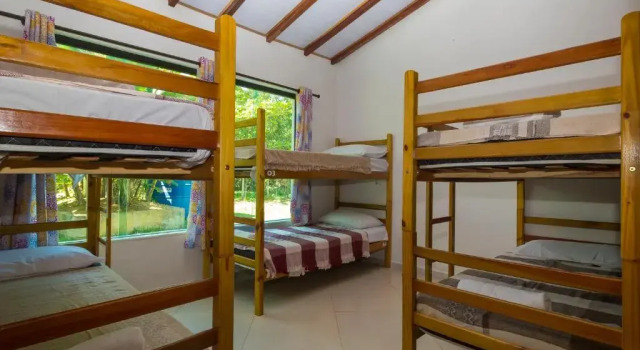 Кровать в общем номере (женский номер) Hostel Canto Caiçara