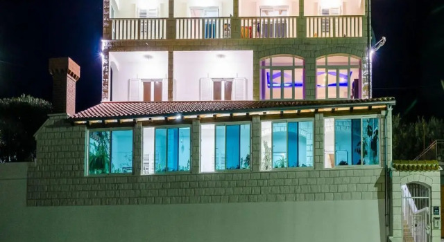 Villa Mateo with Private Pool, Забронировать Вилла Коттеджи Dubravka, Коттедж
