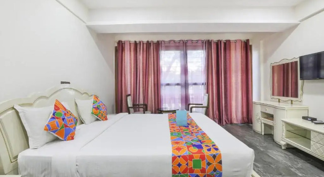 Номер Executive FabHotel Frazer Suites - Nr Bangalore Cantt Railway Station