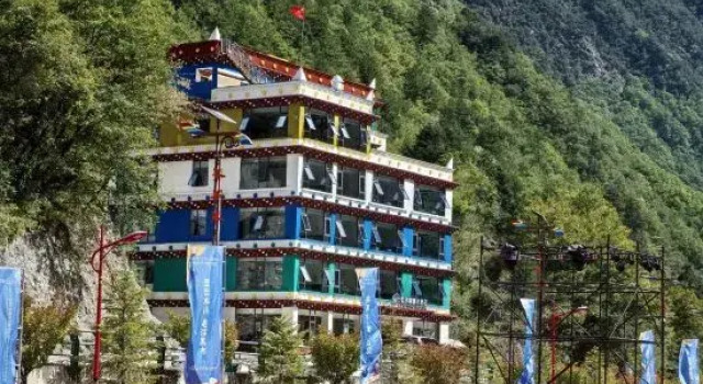 Heishui Songzan Linxi Grand Hotel, Boek Hotel Songpan Sichuan