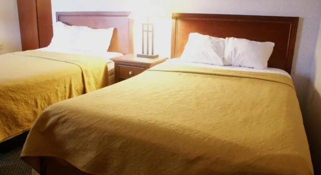 Четырёхместный номер Standard Raritan Hotel