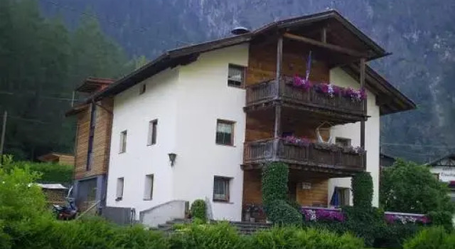 Haus Gstrein, Rezerwuj Apartament Oetz 