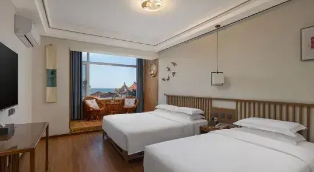 Семейный люкс с красивым видом из окна Yongpeng Haitian Hotel Seaside Branch