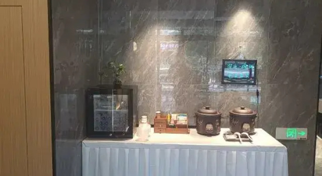 Yinji Hotel (Yuhuan Wuyue Plaza), Book Hotel Hoteller i Yuhuan med parkering, Parkering