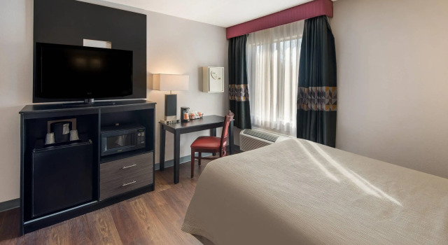 Standard Vierer Zimmer Quality Inn & Suites Cincinnati I-275