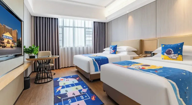 Трёхместный семейный номер Standard Shenzhen Chengtai Hotel