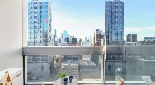 Stylish Pet-friendly 2BR Stay, Near Southern Cross, Забронировать Апартаменты/квартира Мельбурн Melbourne Region, рядом с Пристань для яхт «Е»